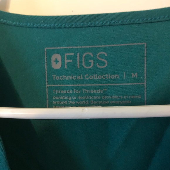 Figs Casma Three Pocket Scrub Top in Size Small - Picture 4 of 4